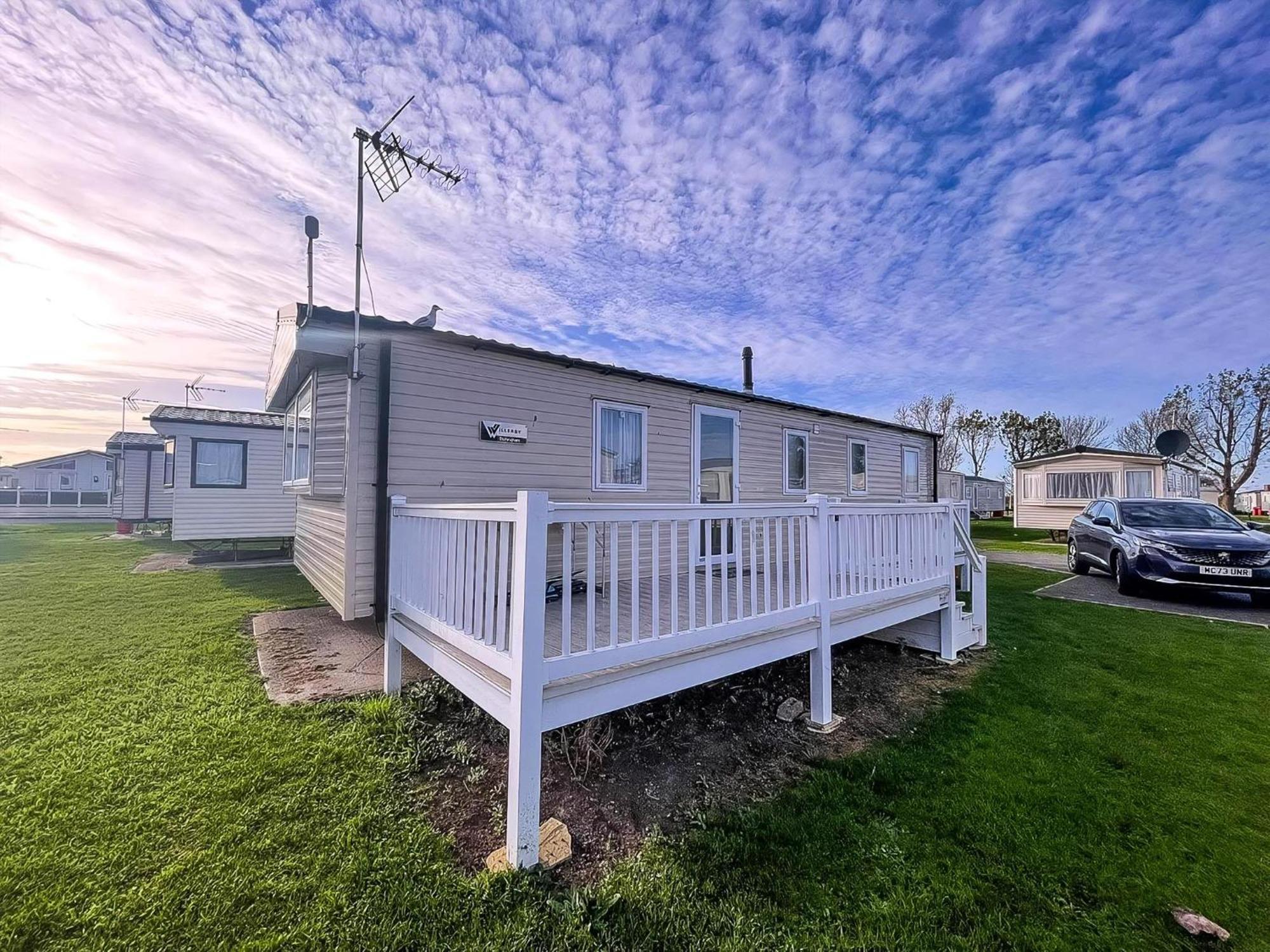 Lovely Caravan With Decking At Seawick Holiday Park In Essex Ref 27471Sw Clacton-on-Sea Ngoại thất bức ảnh